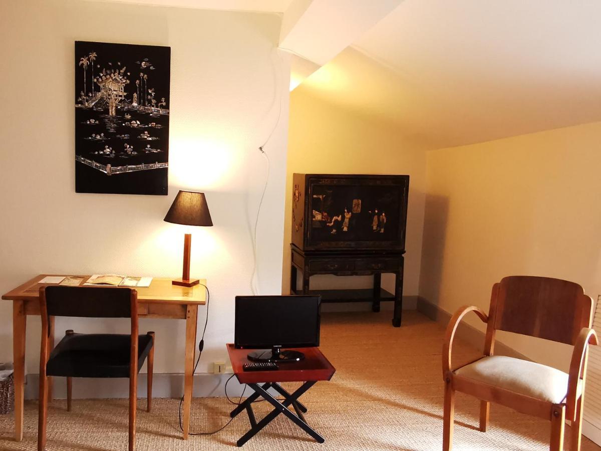 Logis Hotel Restaurant La Barguillere Saint-Pierre-de-Rivière Екстериор снимка