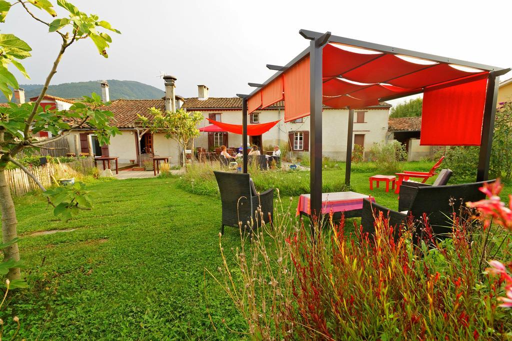 Logis Hotel Restaurant La Barguillere Saint-Pierre-de-Rivière Екстериор снимка