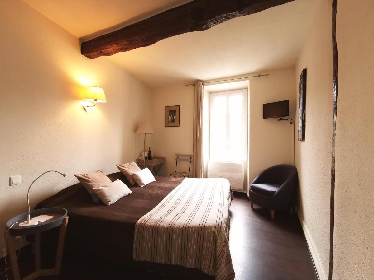 Logis Hotel Restaurant La Barguillere Saint-Pierre-de-Rivière Екстериор снимка