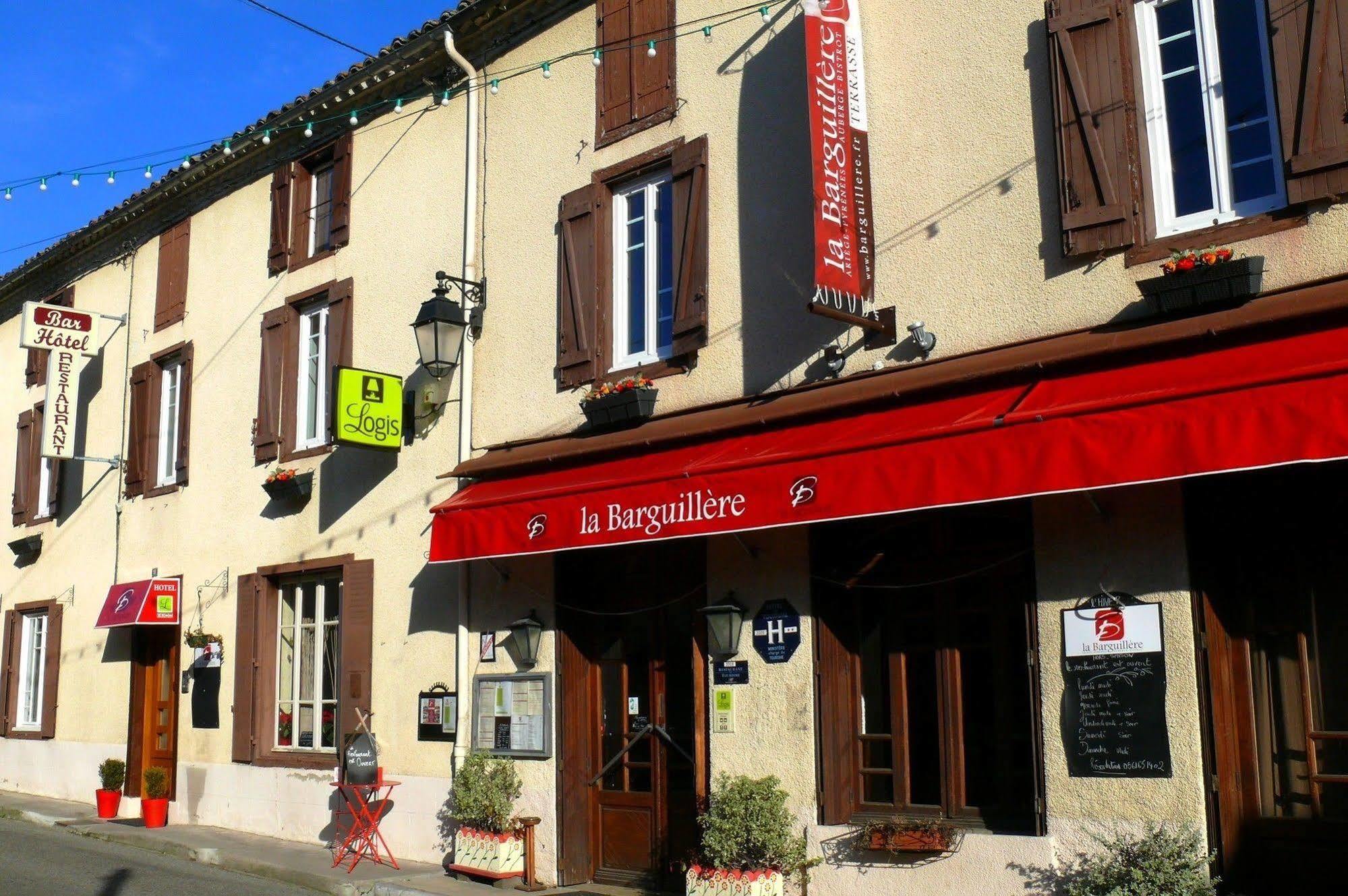 Logis Hotel Restaurant La Barguillere Saint-Pierre-de-Rivière Екстериор снимка