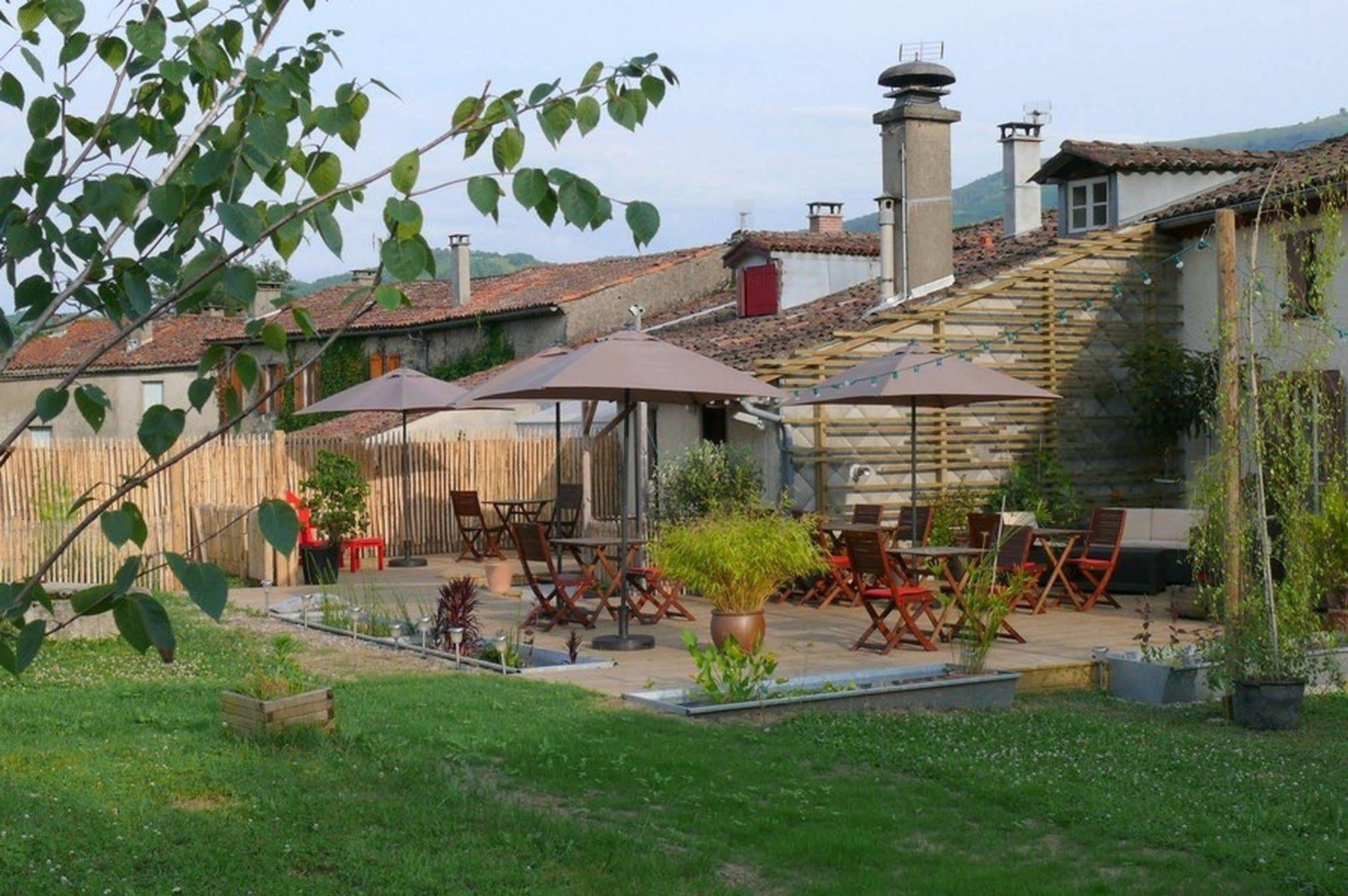 Logis Hotel Restaurant La Barguillere Saint-Pierre-de-Rivière Екстериор снимка