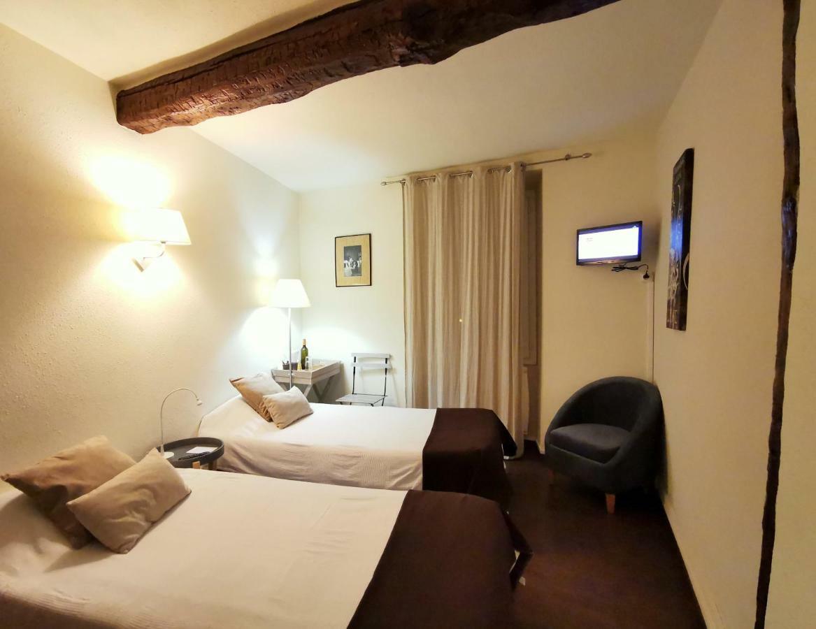 Logis Hotel Restaurant La Barguillere Saint-Pierre-de-Rivière Екстериор снимка
